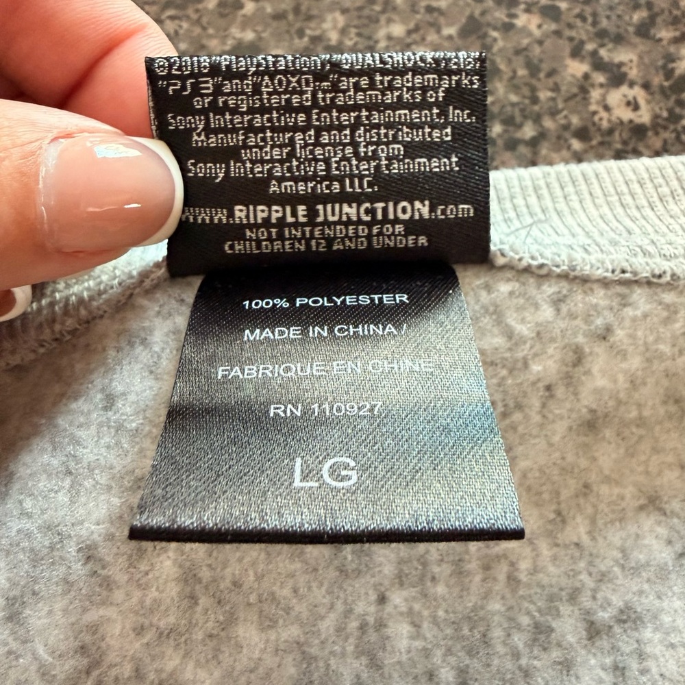 Official Playstation Men's Large Gray Crew Neck Sweater - Picture 7 of 7